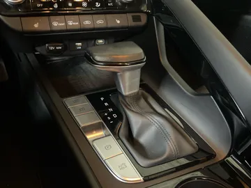 2023 Hyundai Elantra Hybrid - image 31