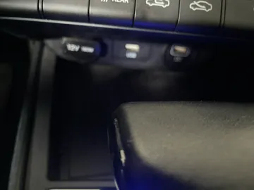2023 Hyundai Elantra Hybrid - image 30