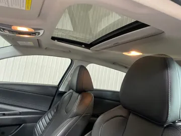 2023 Hyundai Elantra Hybrid - image 12