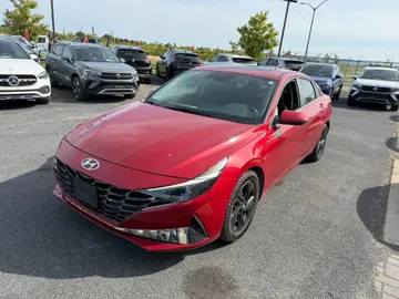 2022 Hyundai Elantra Hybrid - image 3