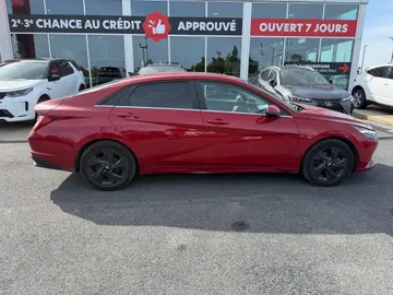 2022 Hyundai Elantra Hybrid - image 4