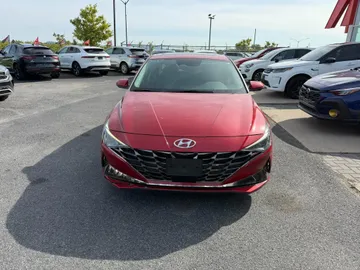 2022 Hyundai Elantra Hybrid - image 2