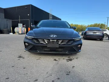 2024 Hyundai Elantra - image 2