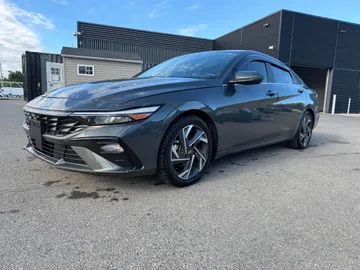 2024 Hyundai Elantra - image 3
