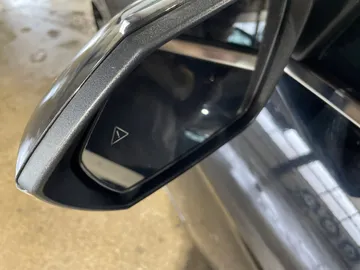 2024 Hyundai Elantra - image 19