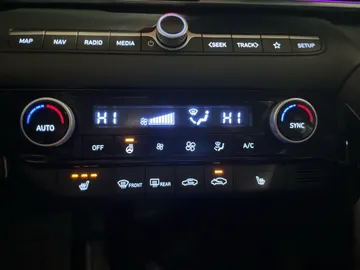 2024 Hyundai Elantra - image 22