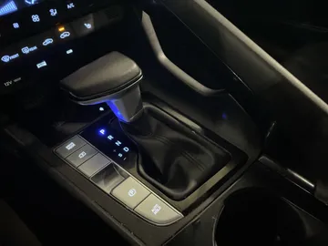 2024 Hyundai Elantra - image 26