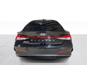 2024 Hyundai Elantra - image 13