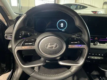 2024 Hyundai Elantra - image 18