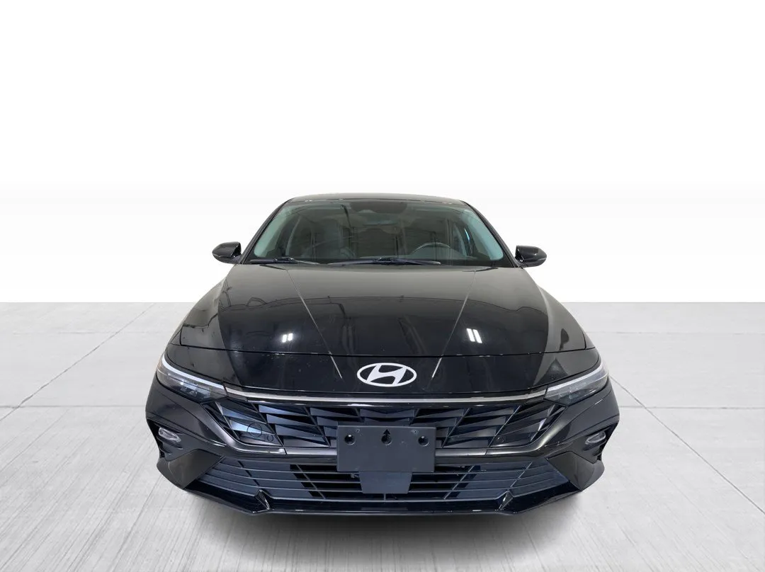 2025 Hyundai Elantra — photo 8