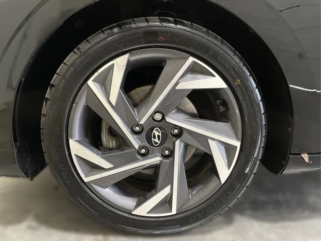 2025 Hyundai Elantra — photo 6