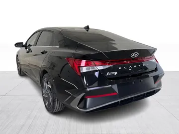 2025 Hyundai Elantra - image 12