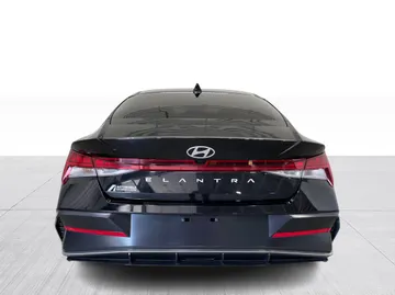 2025 Hyundai Elantra - image 13