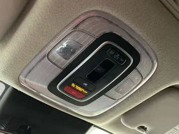 2025 Hyundai Elantra - image 17