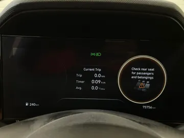 2025 Hyundai Elantra - image 30