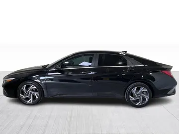 2025 Hyundai Elantra - image 11