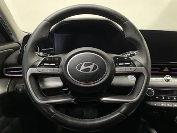 2025 Hyundai Elantra - image 23