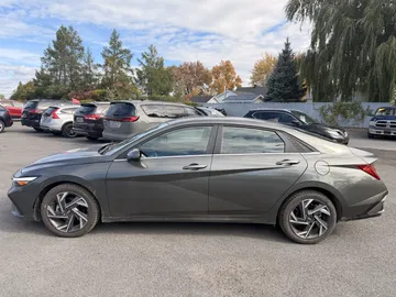 2025 Hyundai Elantra - image 6