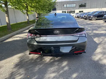 2023 Hyundai Elantra - image 6
