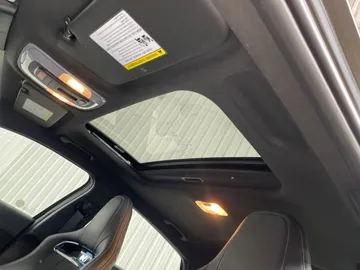 2025 Hyundai Elantra - image 6