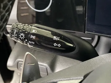 2025 Hyundai Elantra - image 20