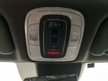 2025 Hyundai Elantra - image 17