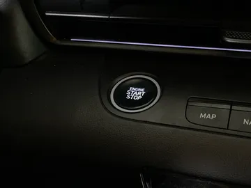 2025 Hyundai Elantra - image 25