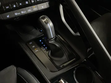 2025 Hyundai Elantra - image 29