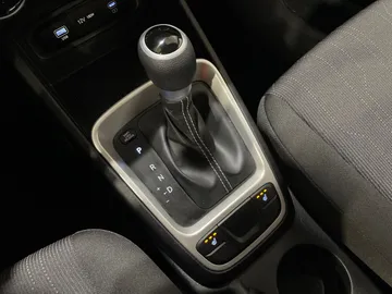 2024 Hyundai Venue - image 23