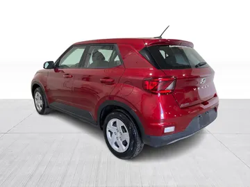 2024 Hyundai Venue - image 7
