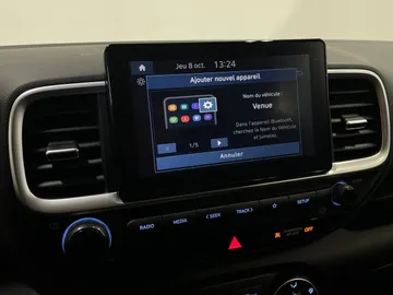 2024 Hyundai Venue - image 21
