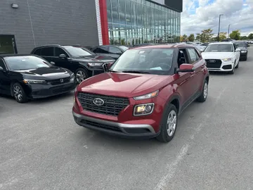 2024 Hyundai Venue - image 3