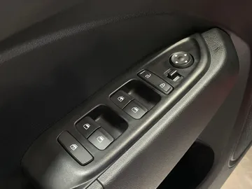2024 Hyundai Venue - image 19