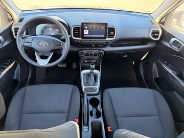 2024 Hyundai Venue - image 9