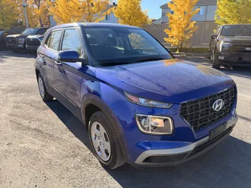 2024 Hyundai Venue - image 2