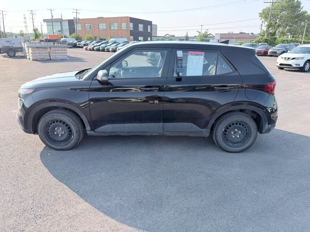 2022 Hyundai Venue — photo 3