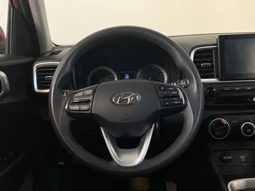 2021 Hyundai Venue - image 14