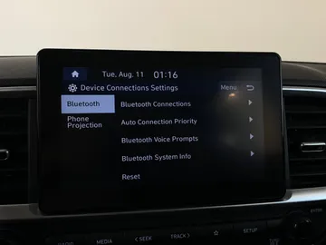 2021 Hyundai Venue - image 25