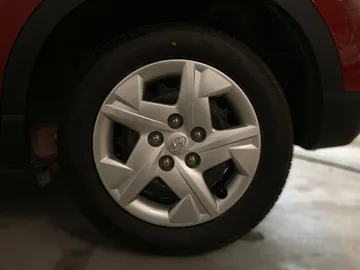 2021 Hyundai Venue - image 17