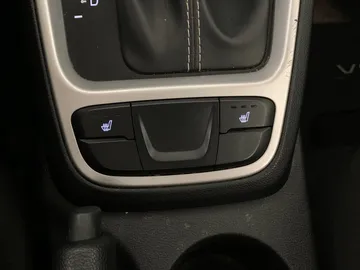 2021 Hyundai Venue - image 22