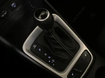 2021 Hyundai Venue - image 26