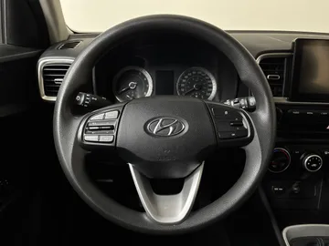2021 Hyundai Venue - image 14