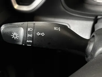 2021 Hyundai Venue - image 15