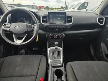 2021 Hyundai Venue - image 9