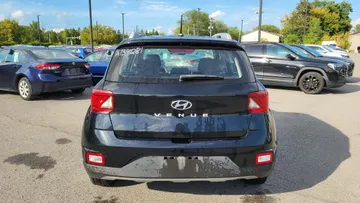 2025 Hyundai Venue - image 4