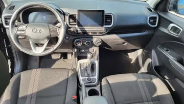 2025 Hyundai Venue - image 9