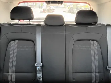 2025 Hyundai Venue - image 7