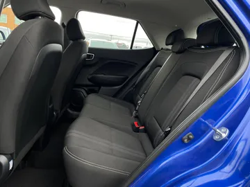 2025 Hyundai Venue - image 15