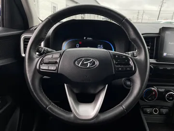 2025 Hyundai Venue - image 17