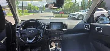2021 Hyundai Venue - image 8